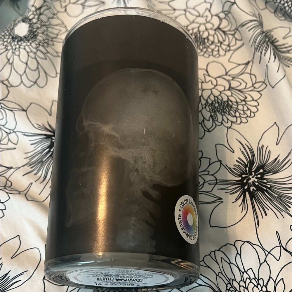 Black Skull Heat-Reactive Glass Candle